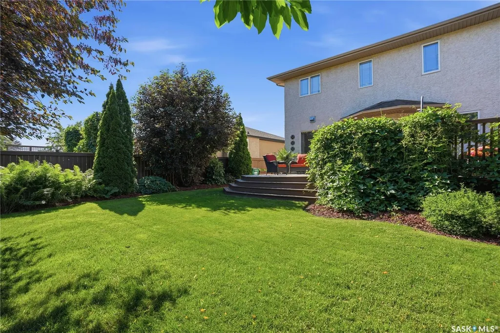 518 Sears Cove Saskatoon SK S7N 4V6