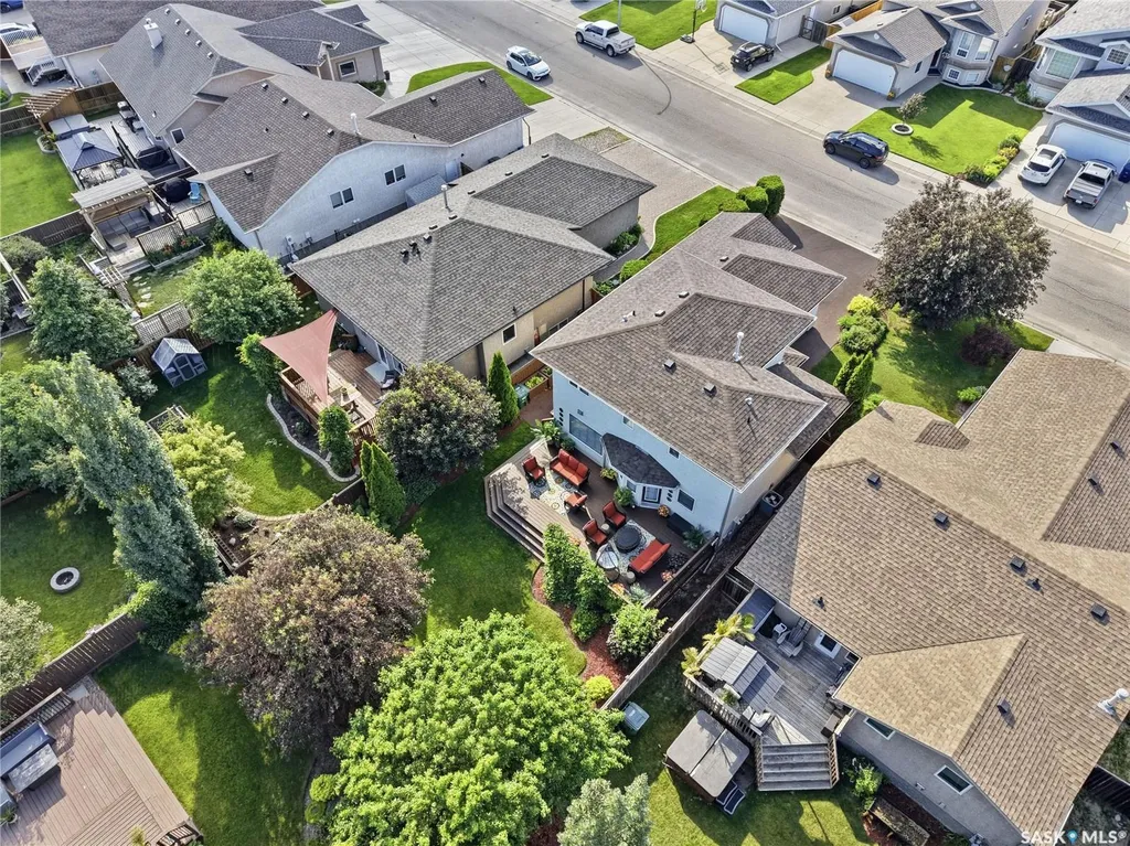 518 Sears Cove Saskatoon SK S7N 4V6
