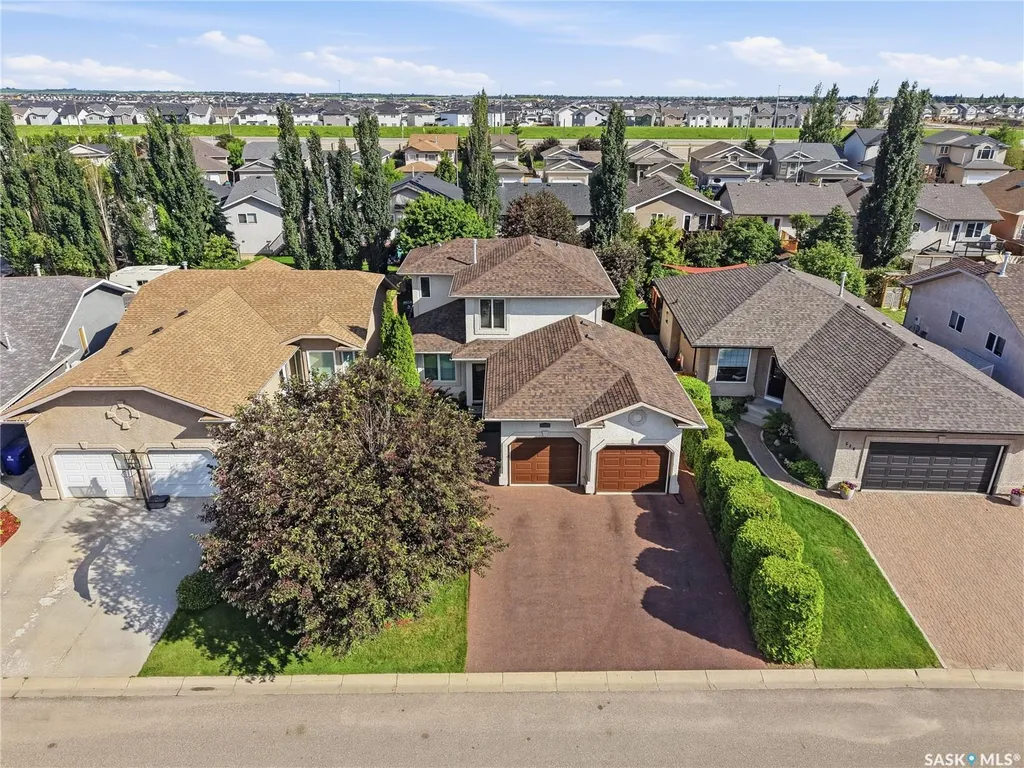 518 Sears Cove Saskatoon SK S7N 4V6