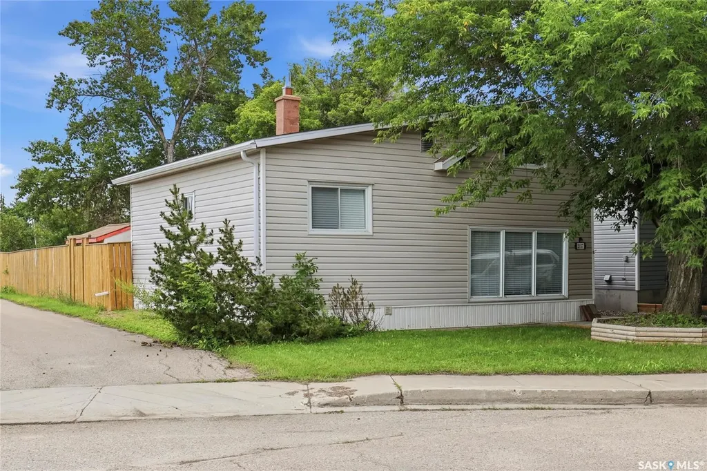 2157 Francis Street Regina SK S4N 2P4