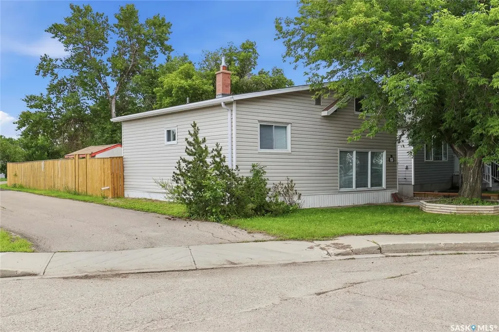 2157 Francis Street Regina SK S4N 2P4