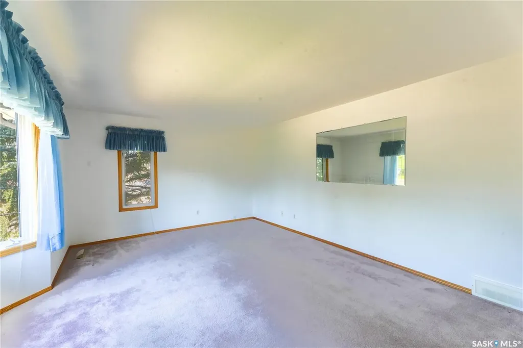 126 5th Avenue W Gravelbourg SK S0H 1X0