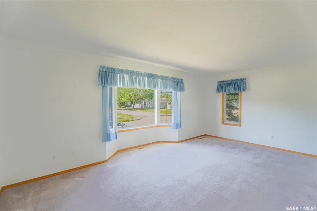 126 5th Avenue W Gravelbourg SK S0H 1X0