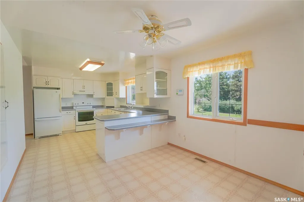 126 5th Avenue W Gravelbourg SK S0H 1X0