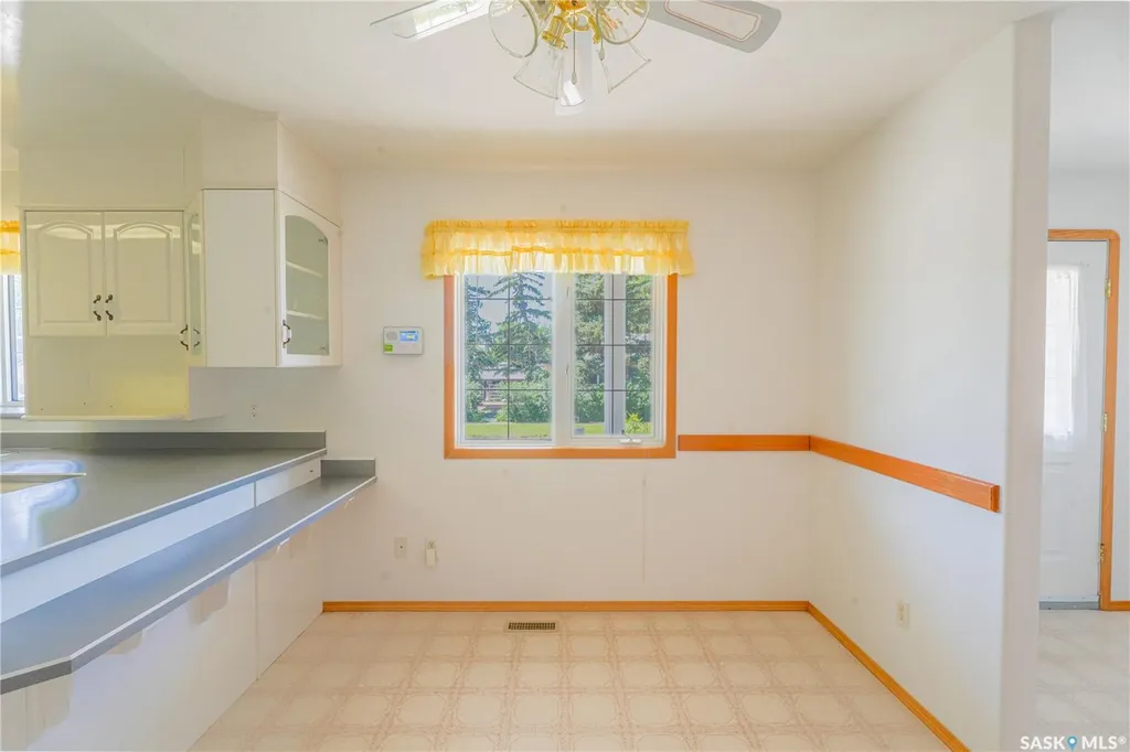 126 5th Avenue W Gravelbourg SK S0H 1X0