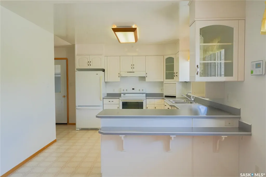 126 5th Avenue W Gravelbourg SK S0H 1X0