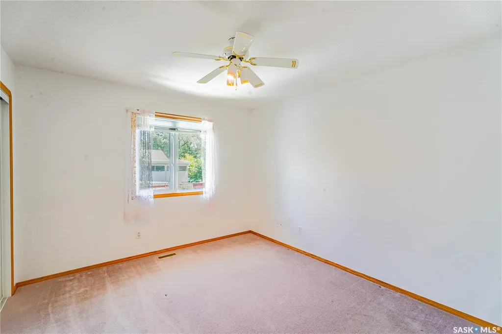 126 5th Avenue W Gravelbourg SK S0H 1X0