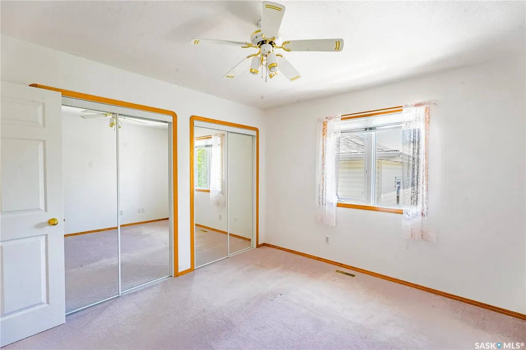 126 5th Avenue W Gravelbourg SK S0H 1X0