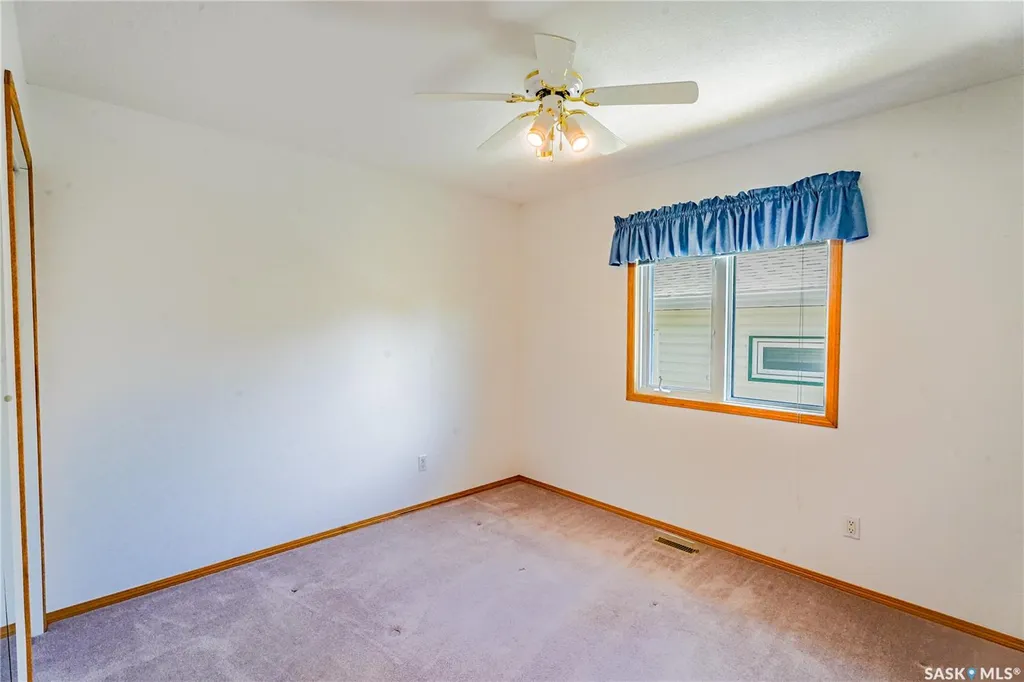 126 5th Avenue W Gravelbourg SK S0H 1X0