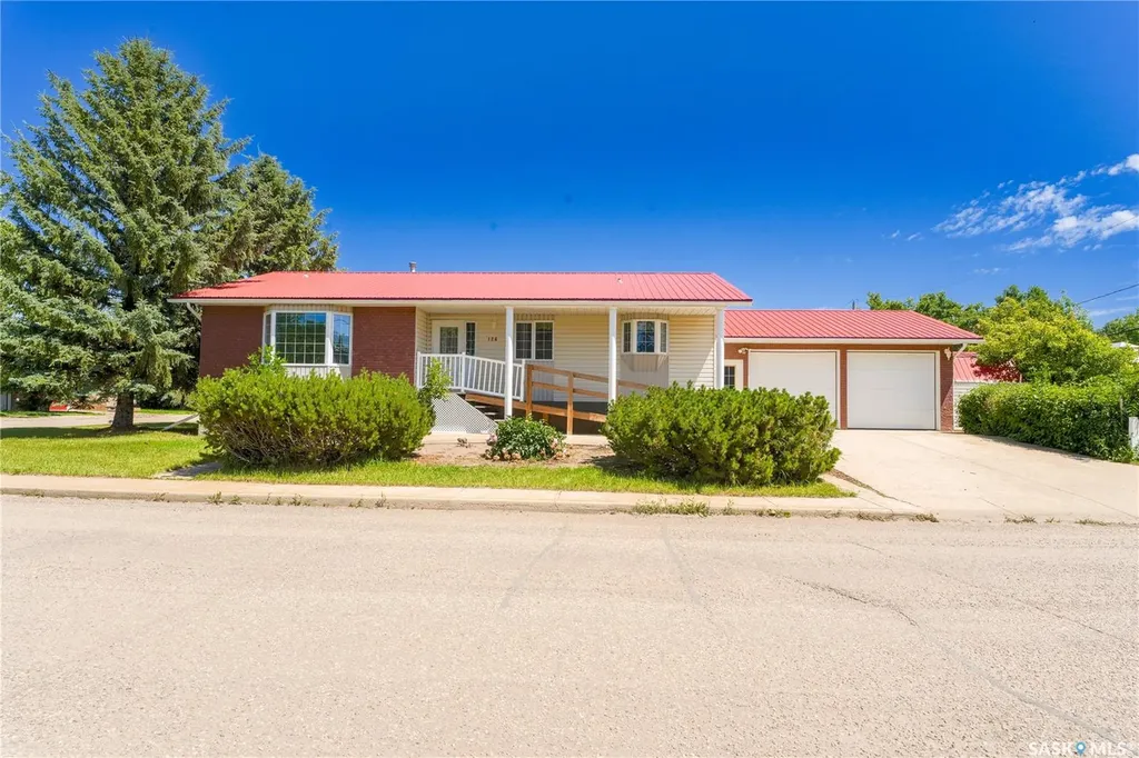 126 5th Avenue W Gravelbourg SK S0H 1X0