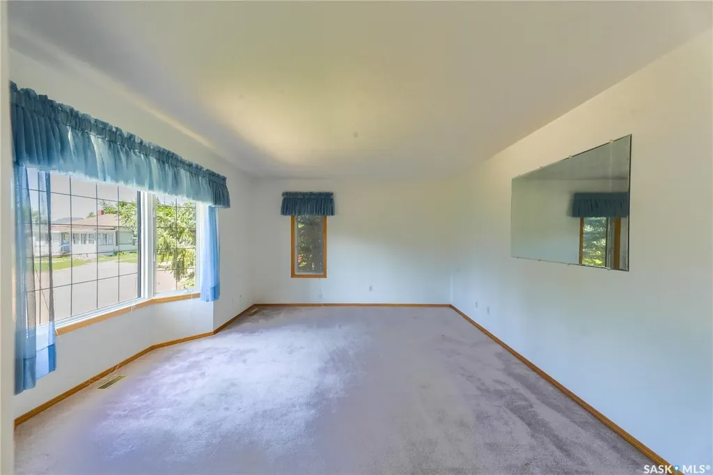 126 5th Avenue W Gravelbourg SK S0H 1X0