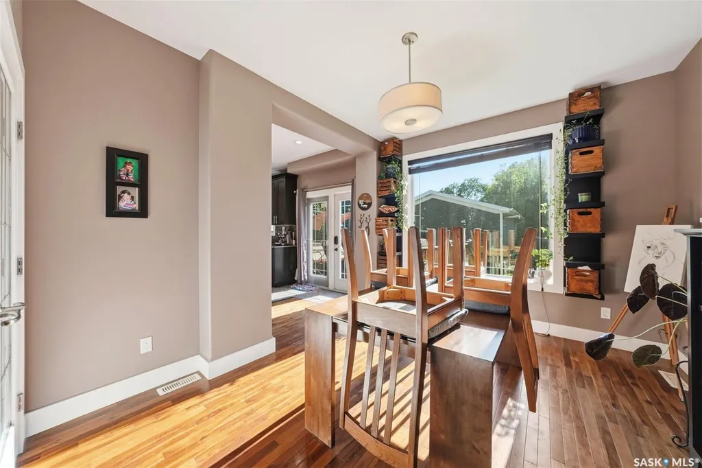 2218 St Andrews Avenue Saskatoon SK S7M 0M3
