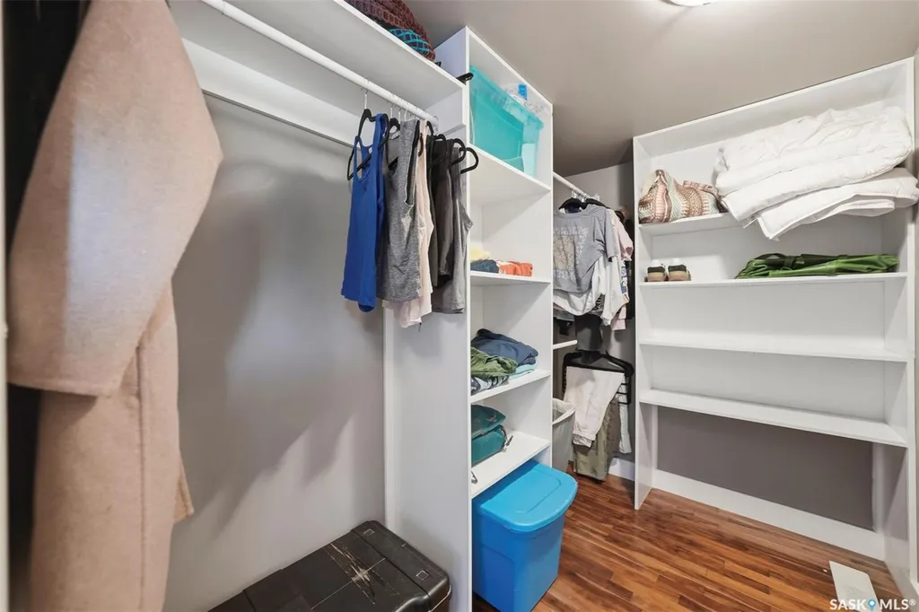 2218 St Andrews Avenue Saskatoon SK S7M 0M3