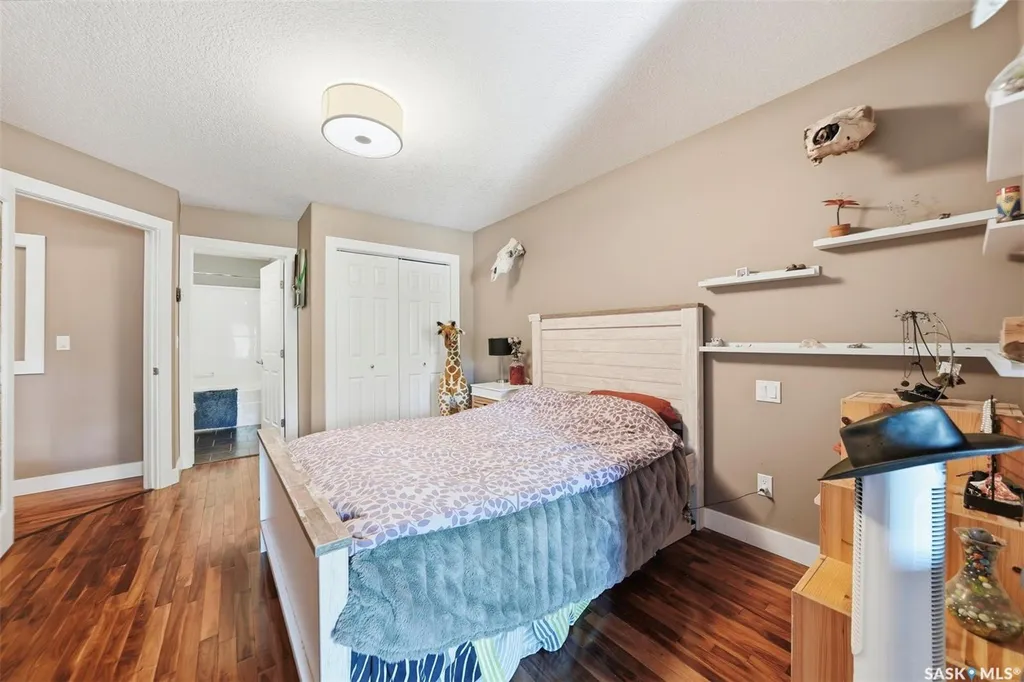 2218 St Andrews Avenue Saskatoon SK S7M 0M3