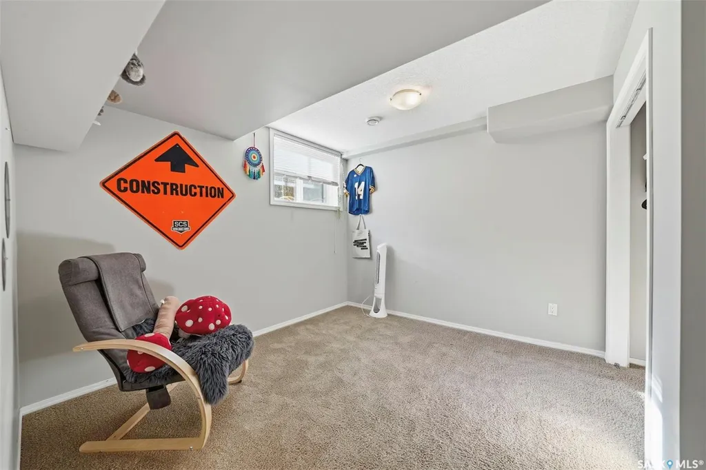 2218 St Andrews Avenue Saskatoon SK S7M 0M3