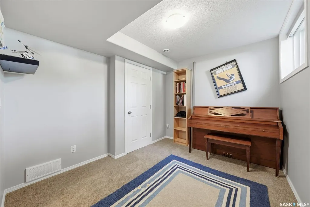 2218 St Andrews Avenue Saskatoon SK S7M 0M3