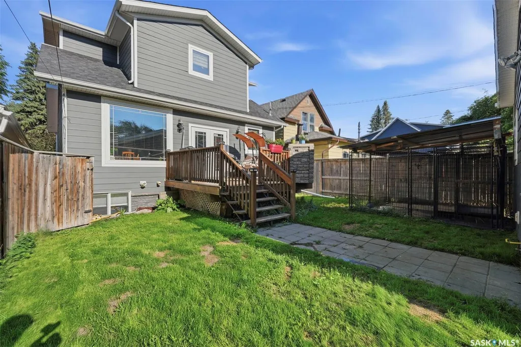 2218 St Andrews Avenue Saskatoon SK S7M 0M3
