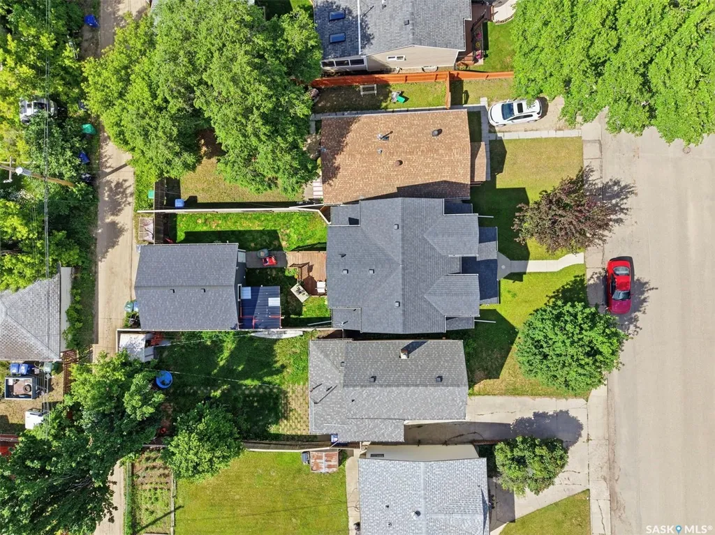 2218 St Andrews Avenue Saskatoon SK S7M 0M3