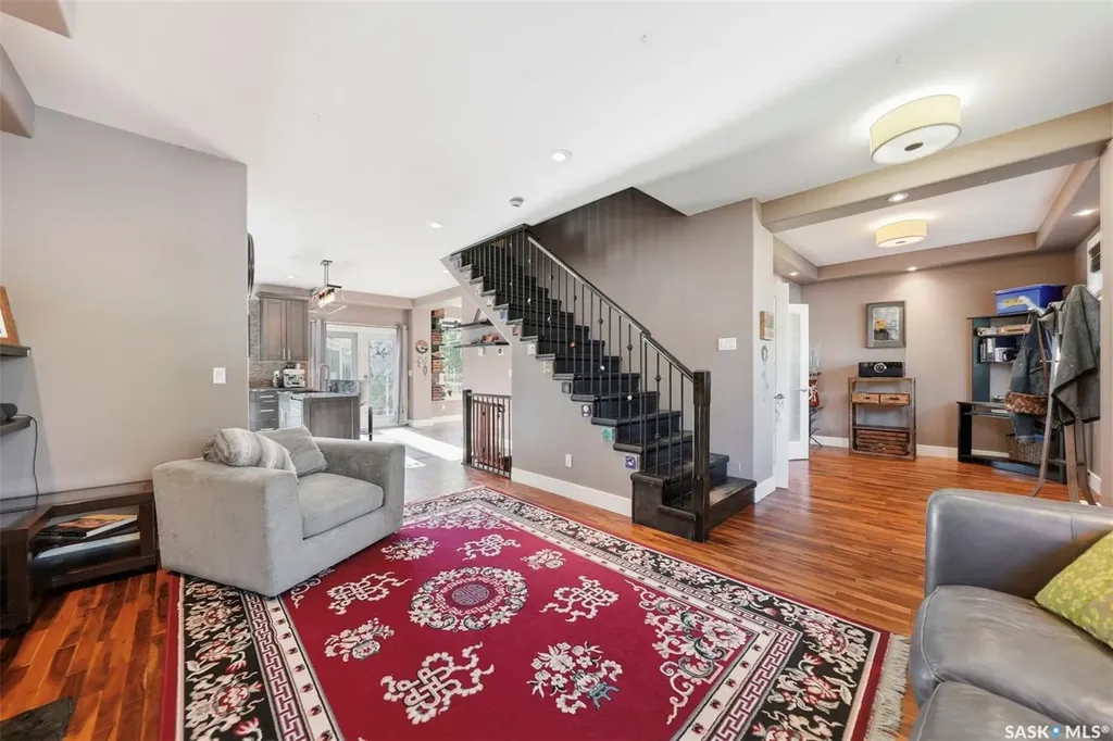 2218 St Andrews Avenue Saskatoon SK S7M 0M3