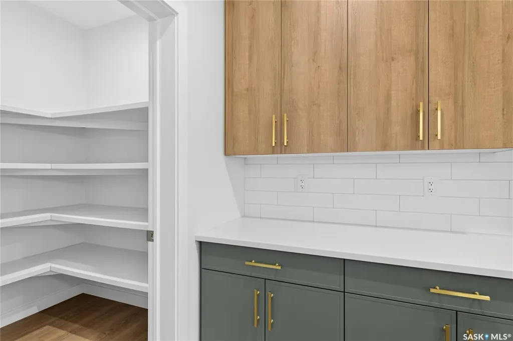 430 Cockcroft Place Saskatoon SK S7V 1Y9