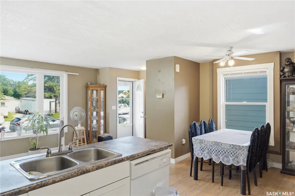 516 Hamilton Street Regina SK S4R 2A9