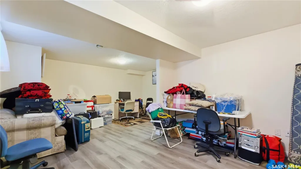 516 Hamilton Street Regina SK S4R 2A9