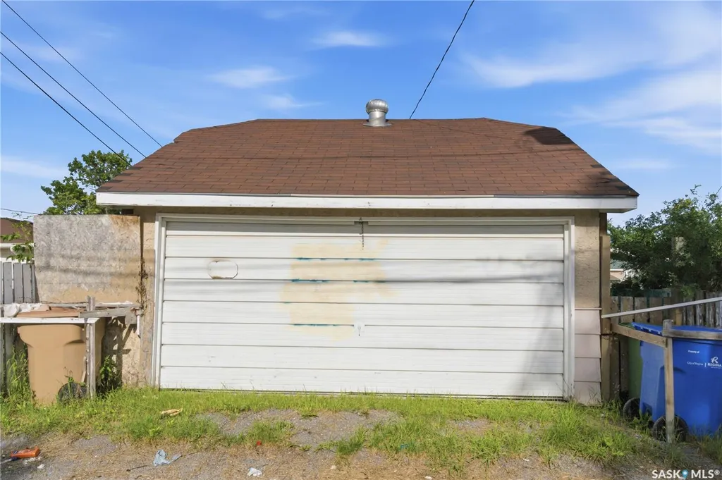 516 Hamilton Street Regina SK S4R 2A9