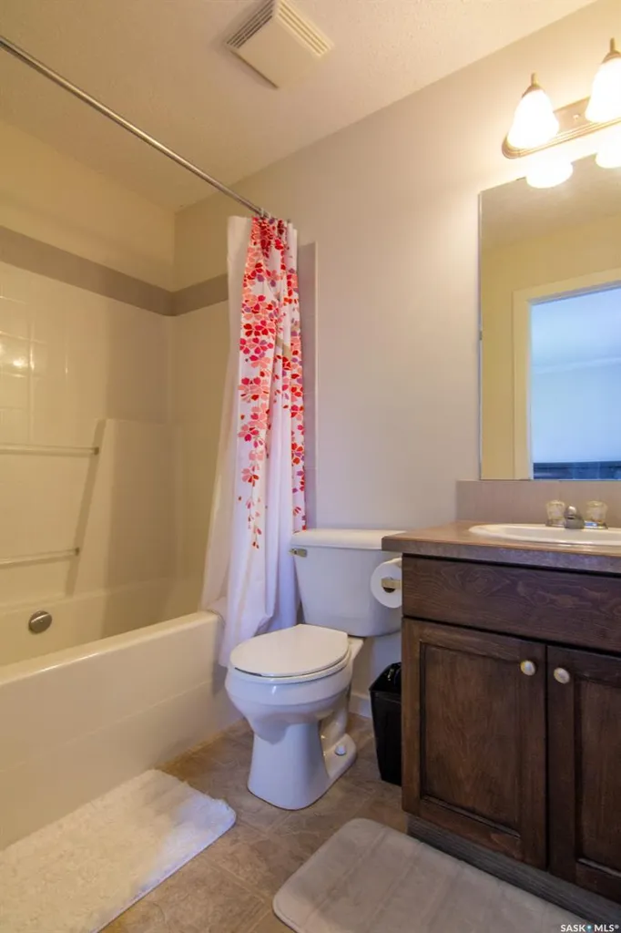 202 Mckague Crescent Saskatoon SK S7R 0L8