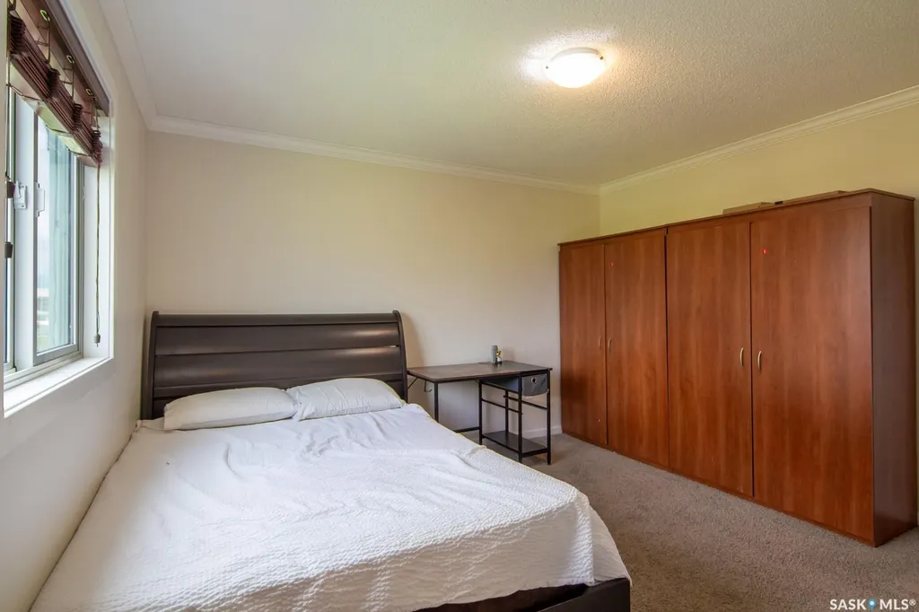 202 Mckague Crescent Saskatoon SK S7R 0L8