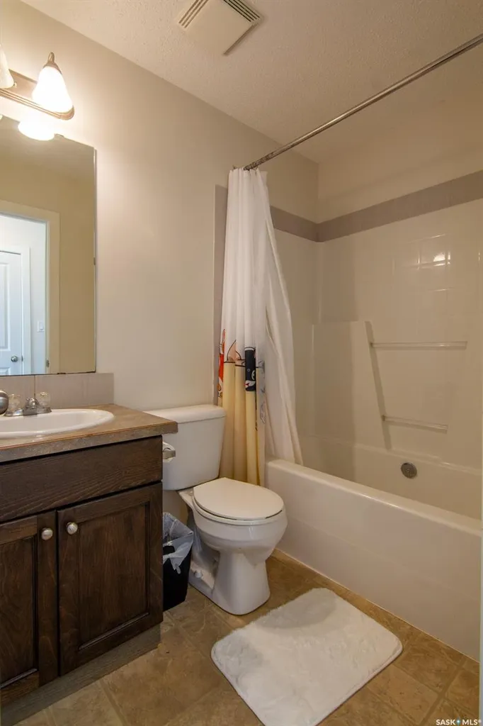 202 Mckague Crescent Saskatoon SK S7R 0L8