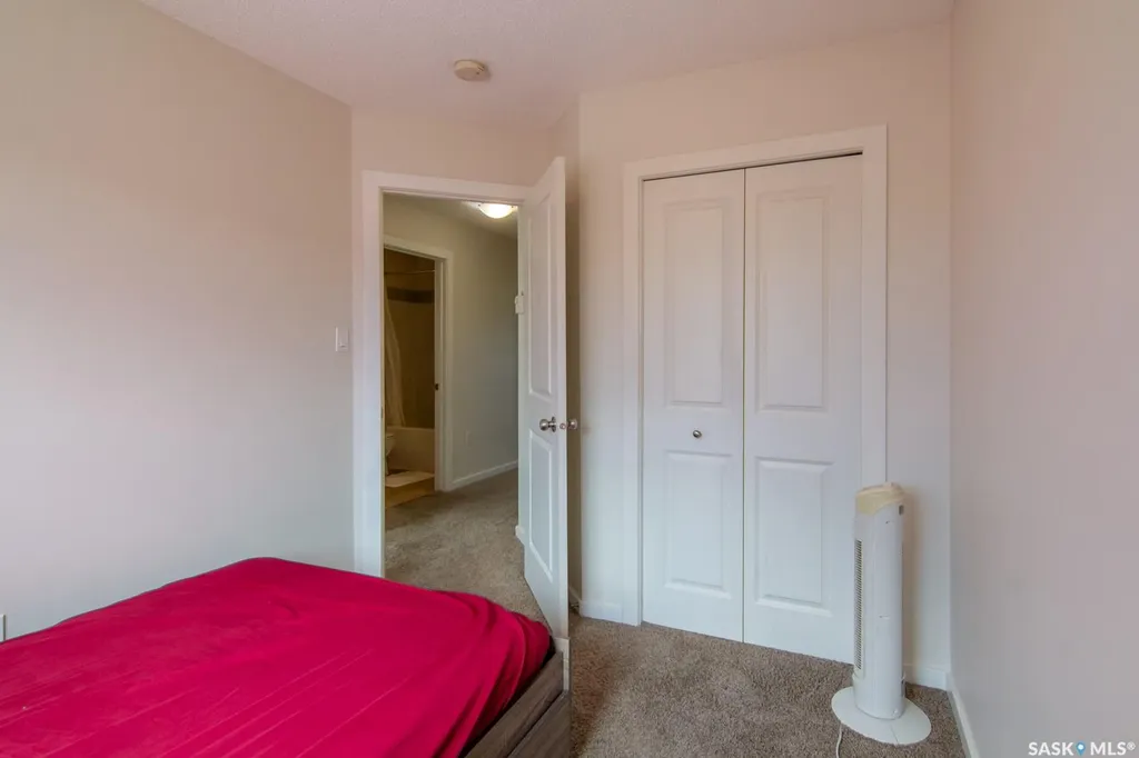 202 Mckague Crescent Saskatoon SK S7R 0L8
