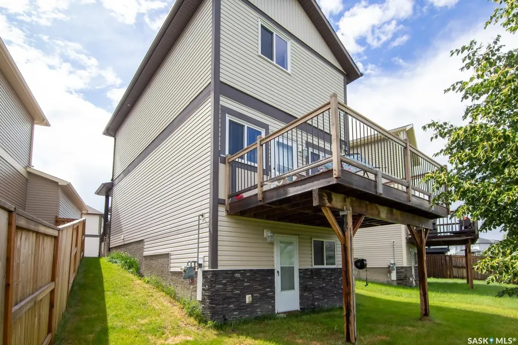 202 Mckague Crescent Saskatoon SK S7R 0L8