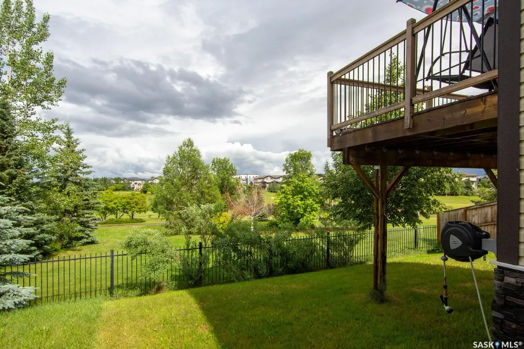 202 Mckague Crescent Saskatoon SK S7R 0L8