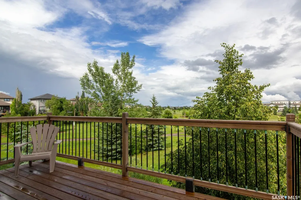 202 Mckague Crescent Saskatoon SK S7R 0L8