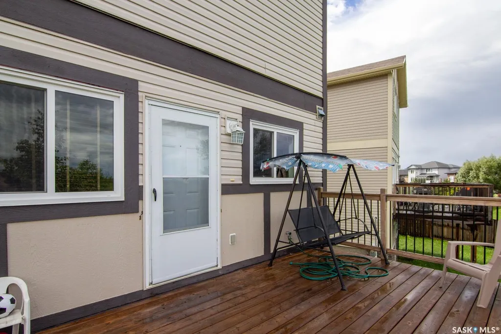 202 Mckague Crescent Saskatoon SK S7R 0L8