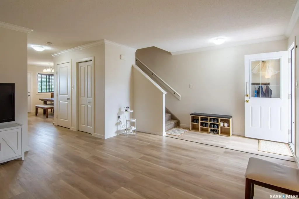 202 Mckague Crescent Saskatoon SK S7R 0L8