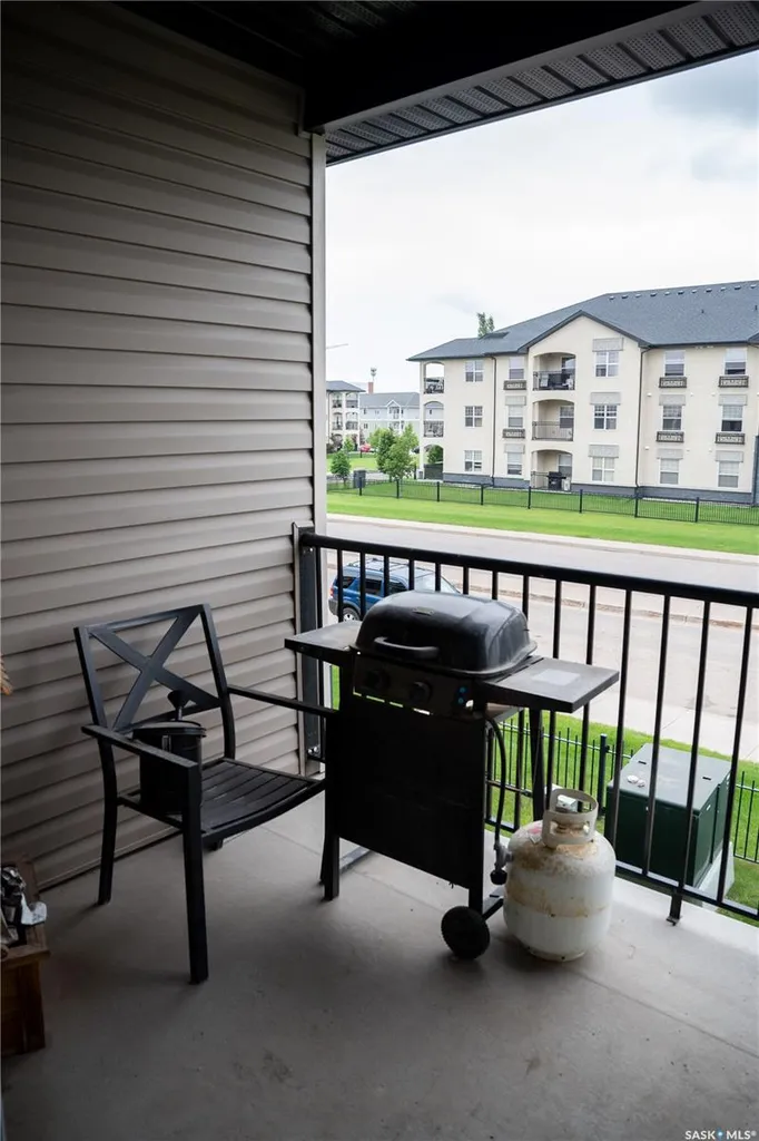 3806 Dewdney Avenue E Regina SK S4Z 0A6