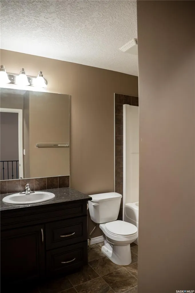 3806 Dewdney Avenue E Regina SK S4Z 0A6