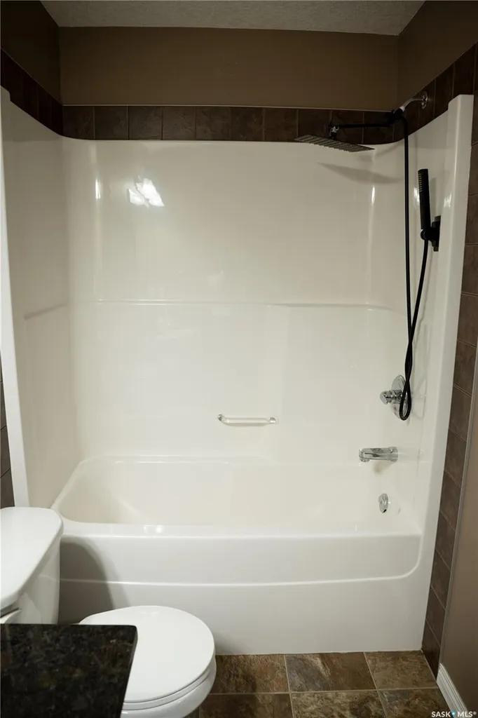 3806 Dewdney Avenue E Regina SK S4Z 0A6