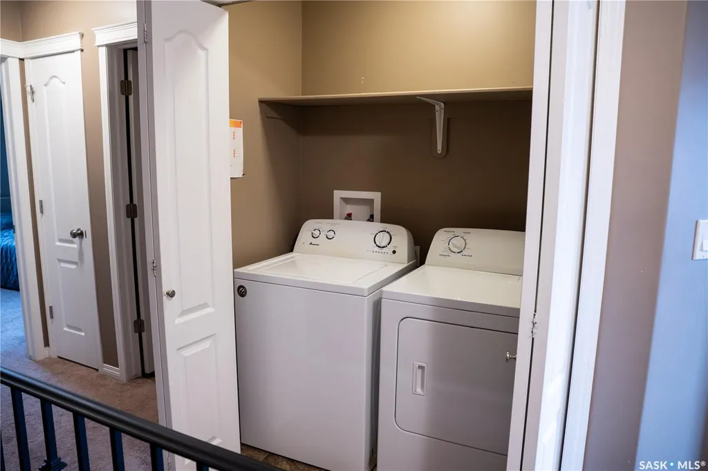 3806 Dewdney Avenue E Regina SK S4Z 0A6