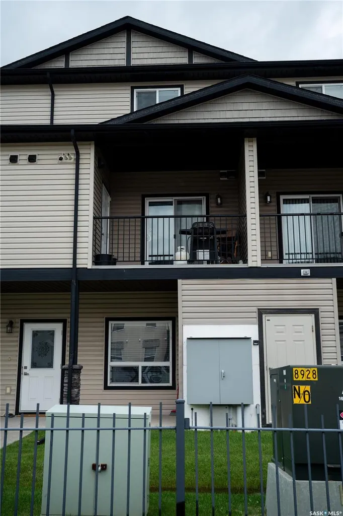 3806 Dewdney Avenue E Regina SK S4Z 0A6