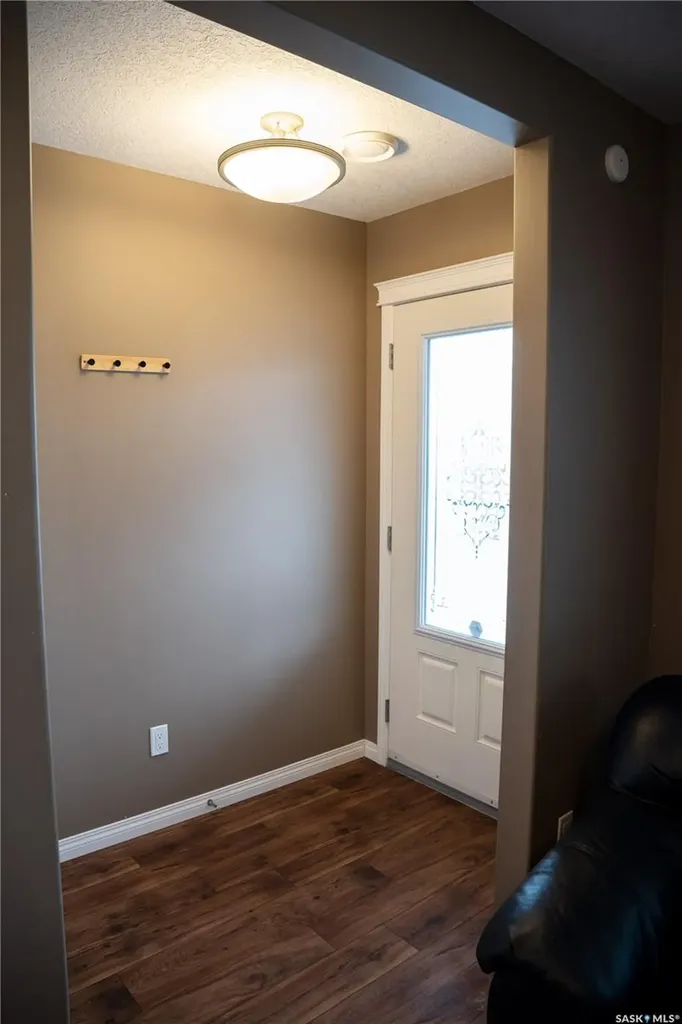 3806 Dewdney Avenue E Regina SK S4Z 0A6
