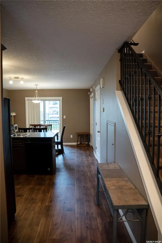 3806 Dewdney Avenue E Regina SK S4Z 0A6