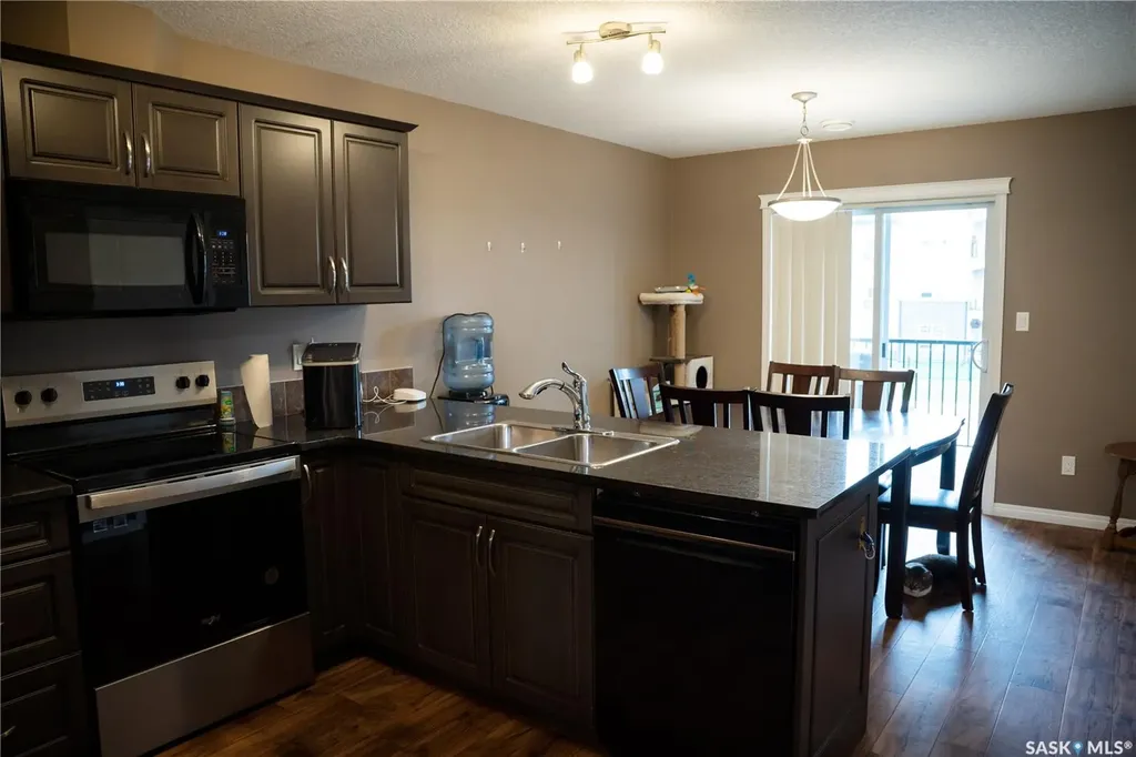 3806 Dewdney Avenue E Regina SK S4Z 0A6
