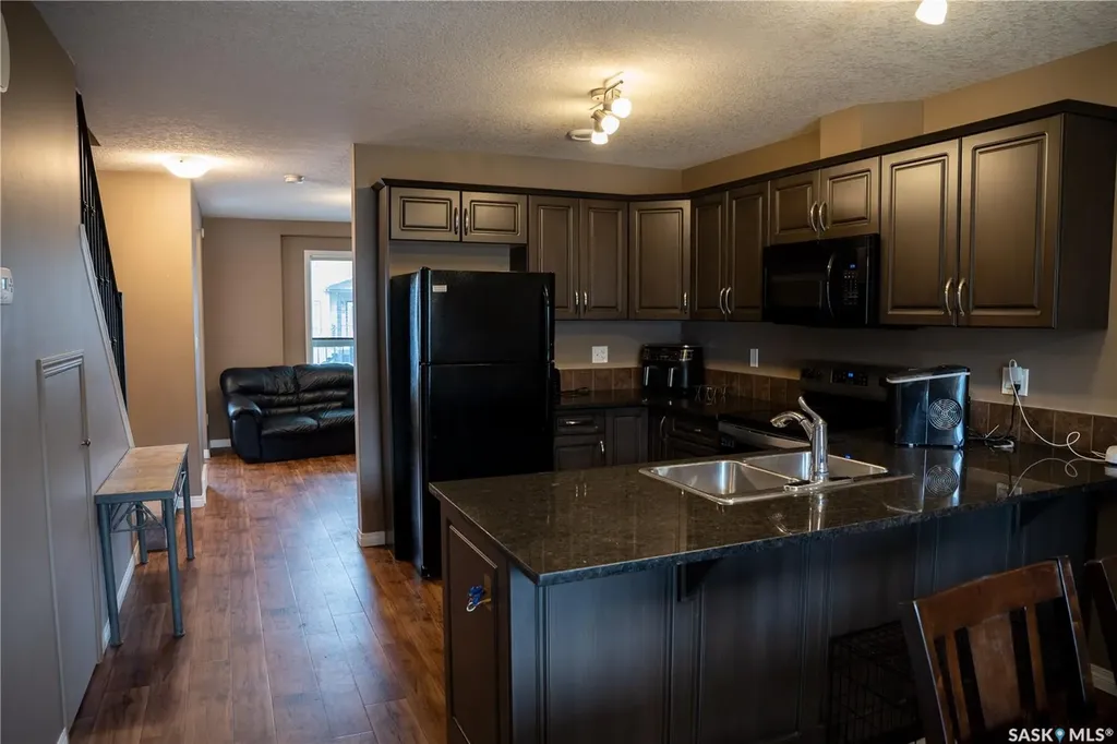 3806 Dewdney Avenue E Regina SK S4Z 0A6