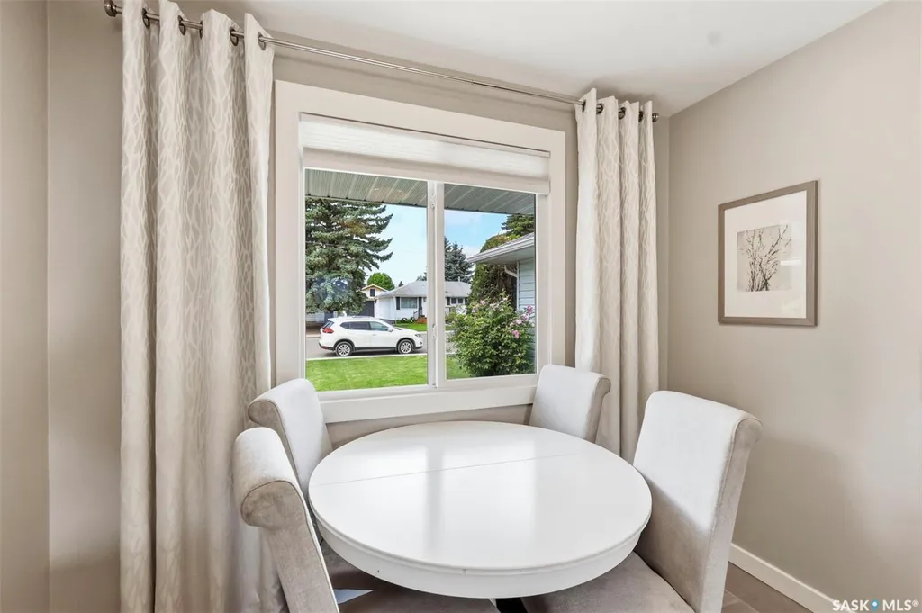 2221 Munroe Avenue S Saskatoon SK S7J 1S2