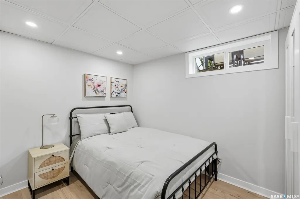 2221 Munroe Avenue S Saskatoon SK S7J 1S2