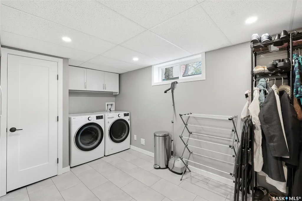 2221 Munroe Avenue S Saskatoon SK S7J 1S2