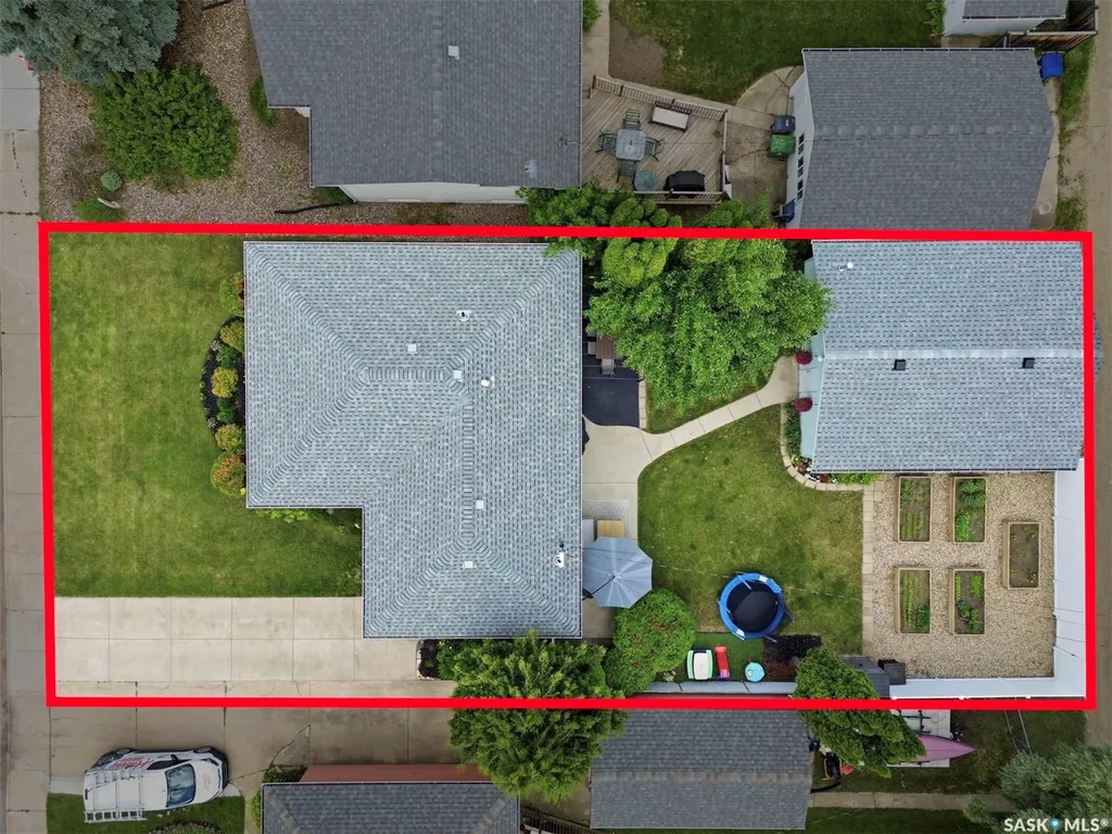 2221 Munroe Avenue S Saskatoon SK S7J 1S2