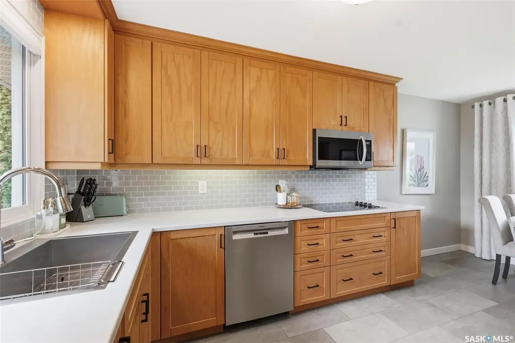 2221 Munroe Avenue S Saskatoon SK S7J 1S2